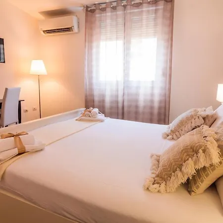 Arcobaleno ゲストハウス 4*